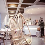 Cafe Koti אכסניה *